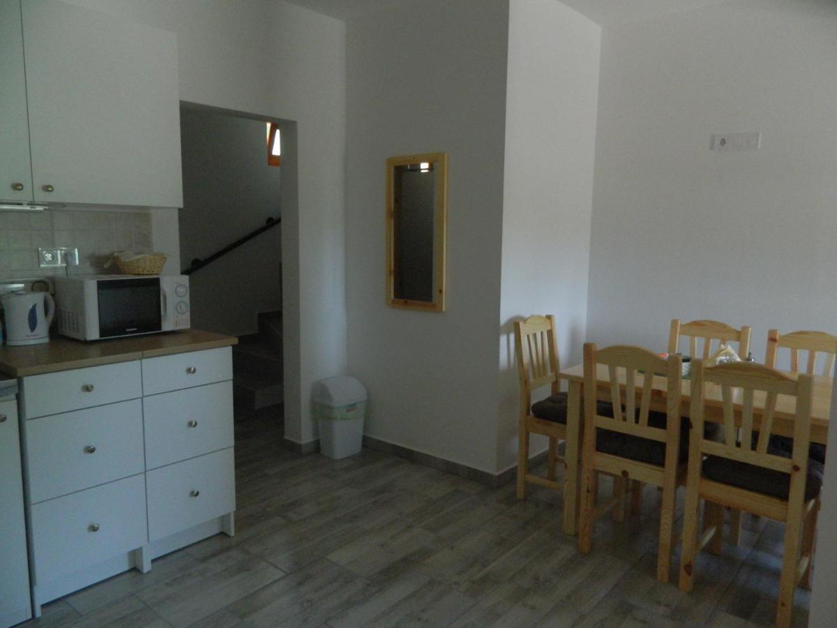 Familia-Pelso Apartmanhaz Zamárdi Exterior foto